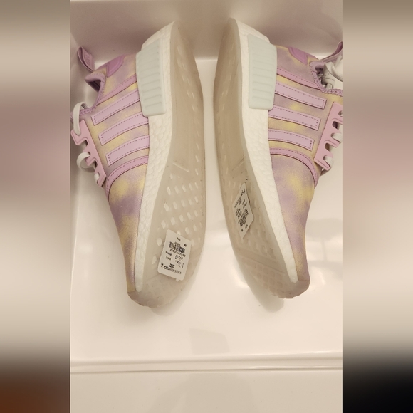 Adidas Originals NMD_R1 Girls' Grade School - Picture 8 of 16